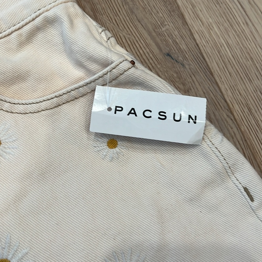 PacSun sunflower Jean shorts never worn - Picture 3 of 6